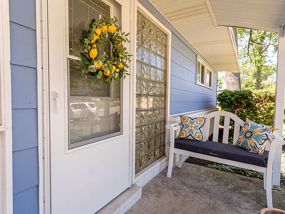 Enter via self-check-in with a digital keypad smart lock.