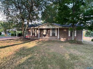 1003 Scenic Rd E, Fort Payne, AL 35967