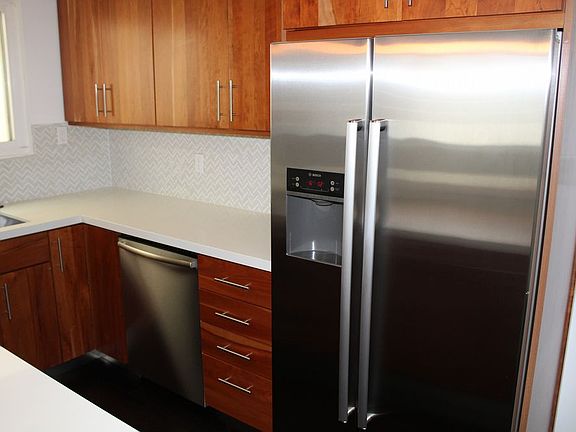 4th image of 2077 Jackson St #306