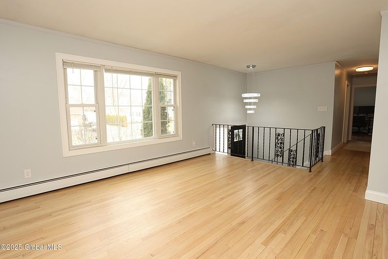 4th image of 15 Greenway Drive