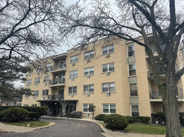 7801 Niles Center Rd APT 401, Skokie, IL 60077