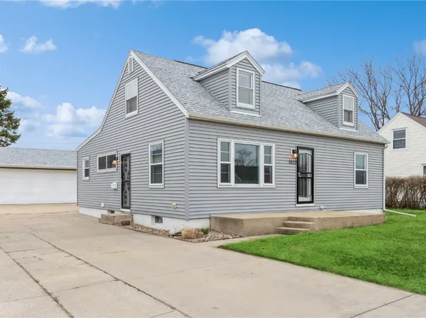 1432 9th St NW, Cedar Rapids, IA 52405