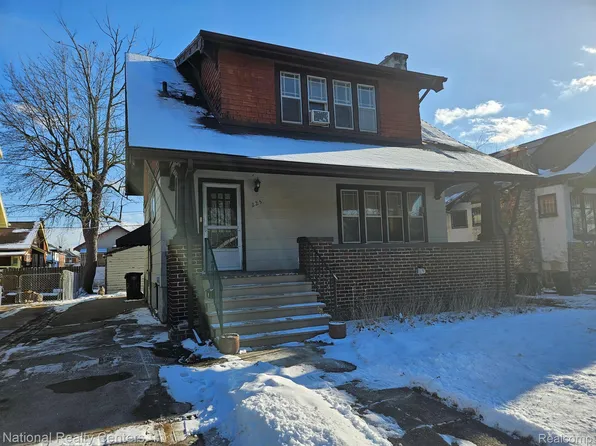 225 Moss St, Highland Park, MI 48203