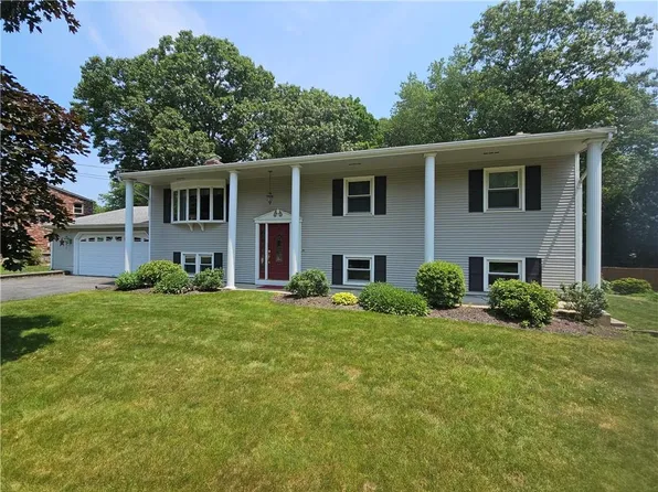 9 Betsy Williams Cir, Johnston, RI 02919