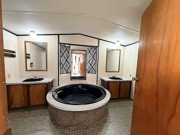 804 Vagabond Dr — Photo 16