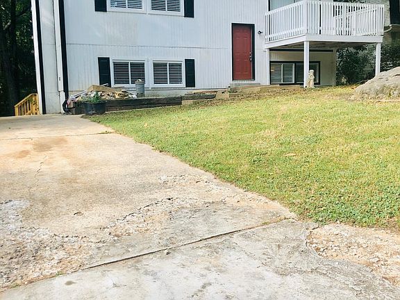 3rd image of 305 Glenview Dr