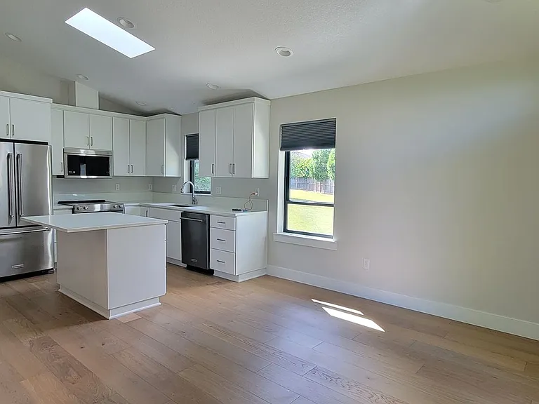 720 SW Tera Dr — Photo 5