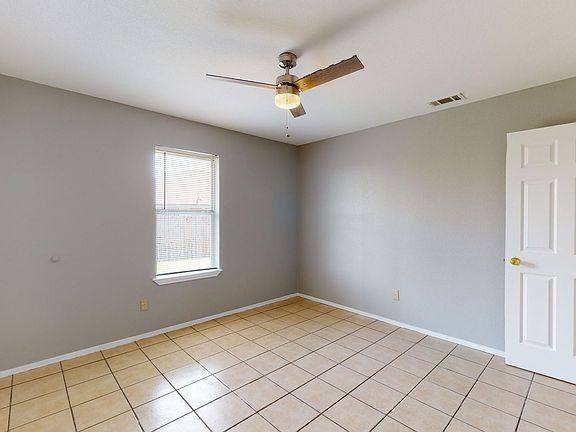 5th image of 5214 Daybreak Dr APT B
