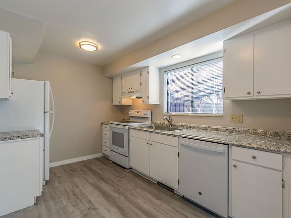 5th image of 7744 Lowell Blvd #7771