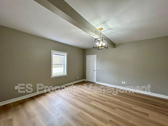 5th image of 576 E Fall Creek Parkway North Dr APT 7