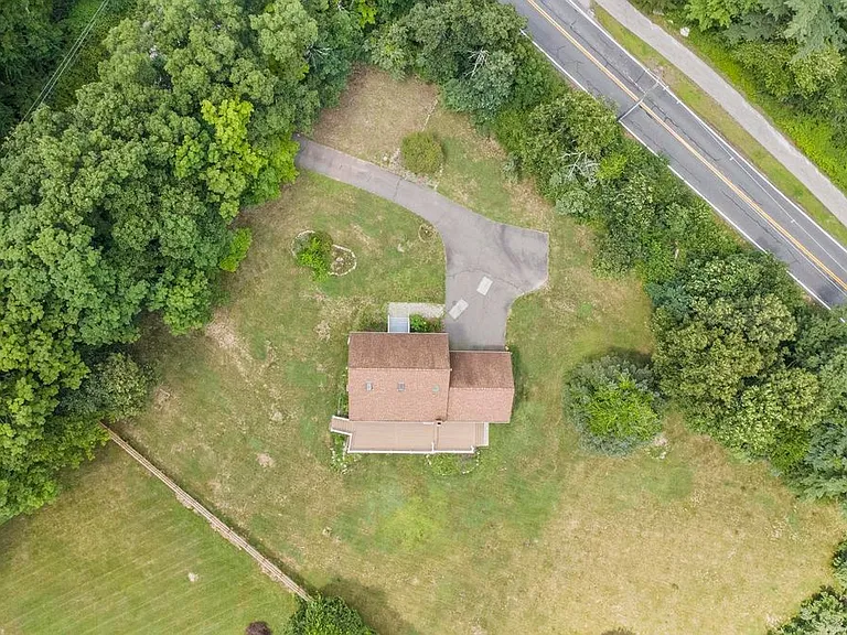 103 Birch Rd — Photo 3