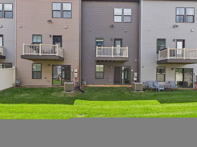 2117 Old Manchester St — Photo 32
