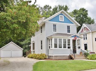 406 Beaver St, Beaver Dam, WI 53916