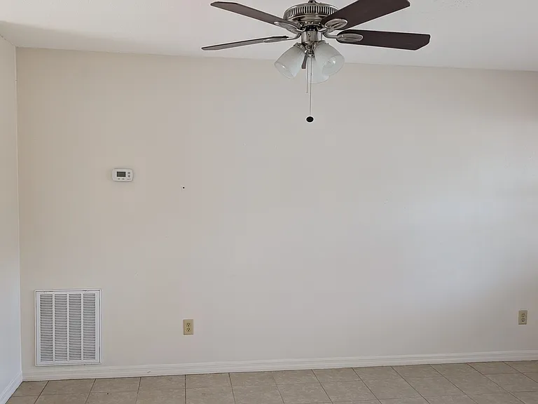 371 NW Lake City Ave #102 — Photo 16