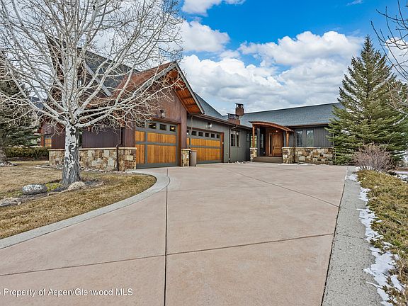 5th image of 28 Deer Valley Dr