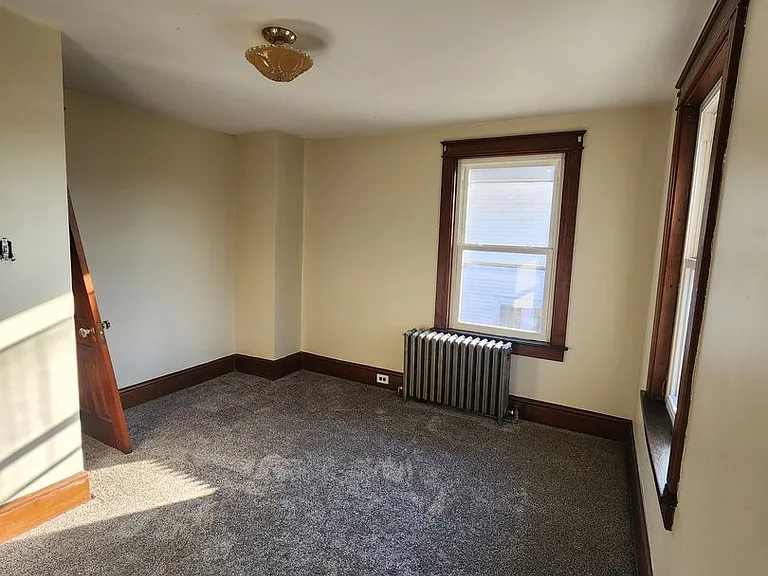 470 Maple St — Photo 20