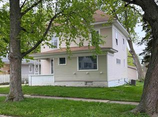 20 5th Ave SE, Oelwein, IA 50662