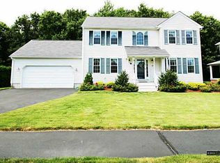83 Scituate Farms Dr, Cranston, RI 02921