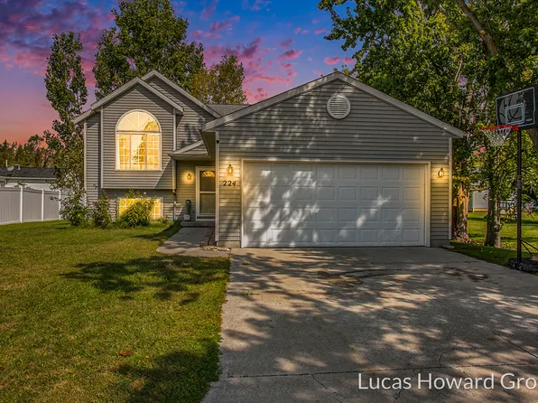224 W Ferney St, Clarksville, MI 48815