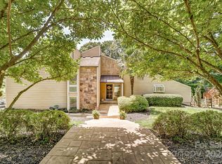 8110 Raintree Ln, Charlotte, NC 28277