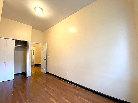3rd image of 350 Lafayette Ave APT 3