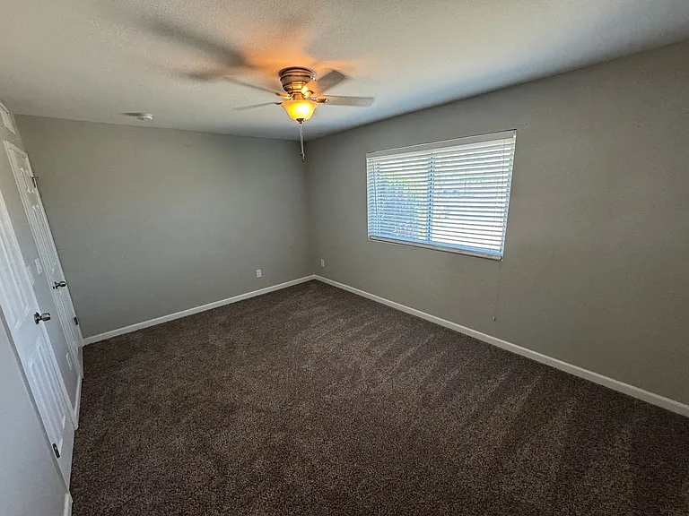10819 W Connecticut Ave — Photo 20