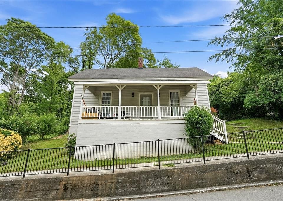 1st image of 19 Riverdale Cir