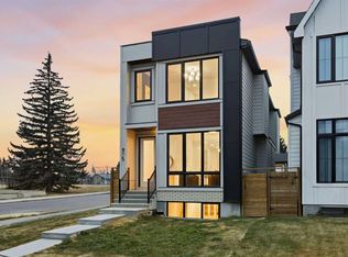 926 S 21st Ave NW, Calgary, AB T2M 1K6