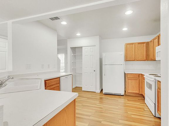 4th image of 5868 Biscay St Unit D