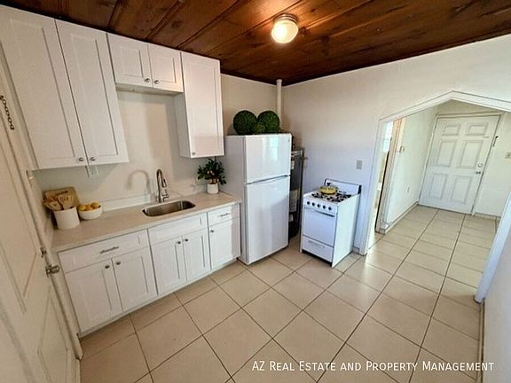 4th image of 925 E Turney Ave APT 2