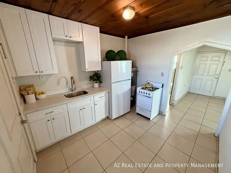 925 E Turney Ave #2 — Photo 4