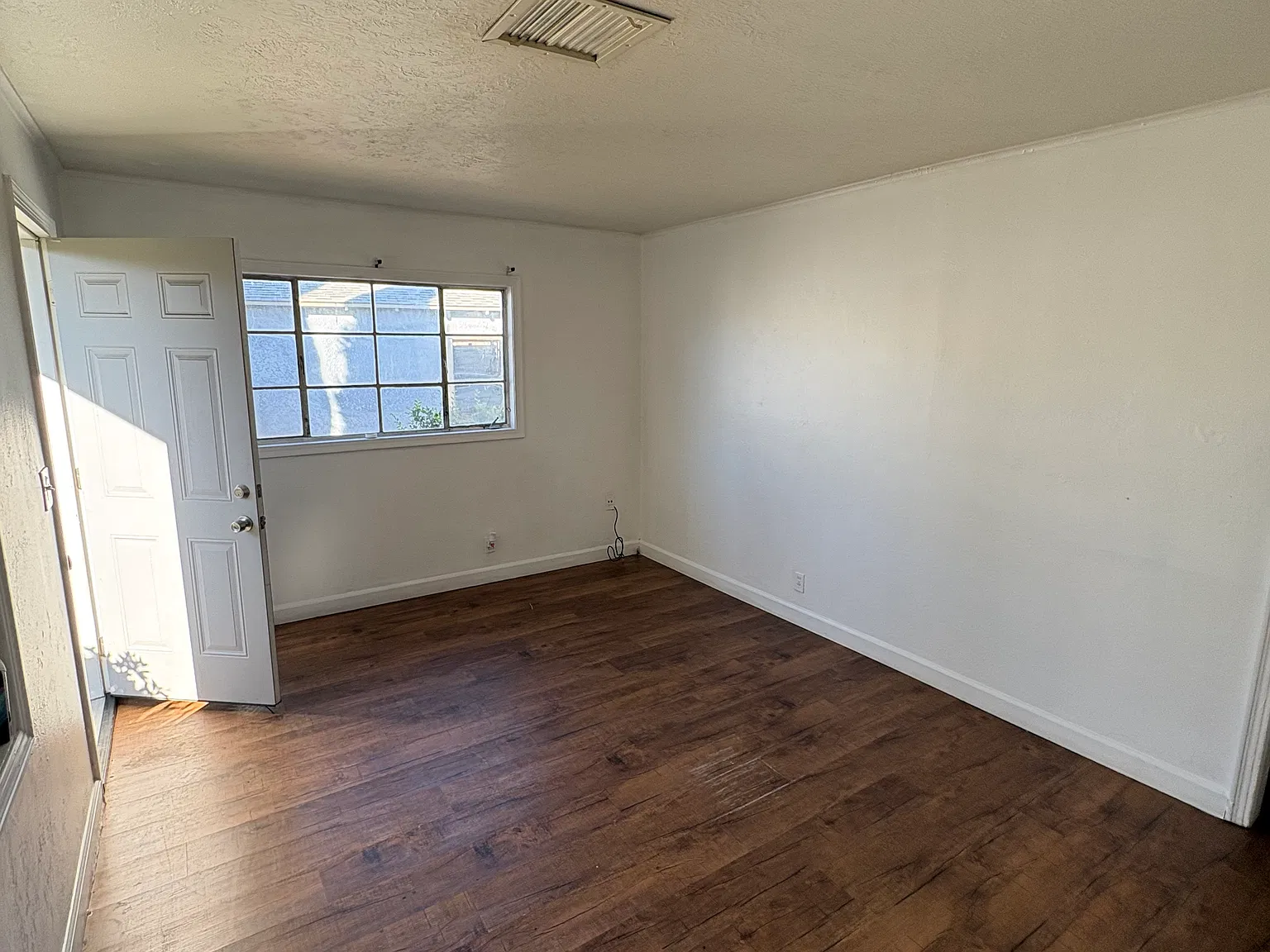 1 bed, 650 sqft, $1,100 — Photo 3
