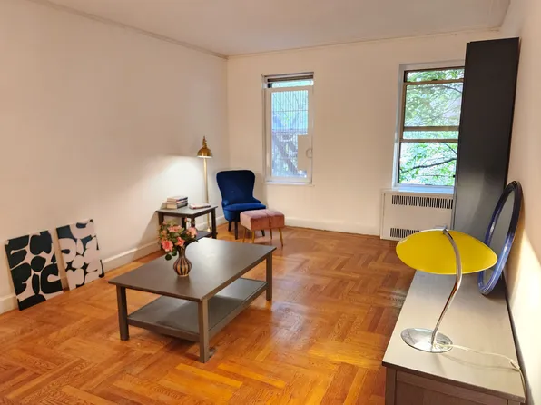 2191 Bolton Street image 7 of 12