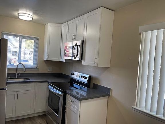 5th image of 926 Tamarack Ln #1