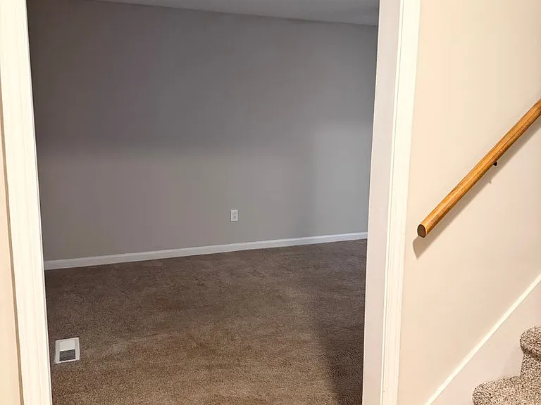310 Pappy Dr — Photo 4