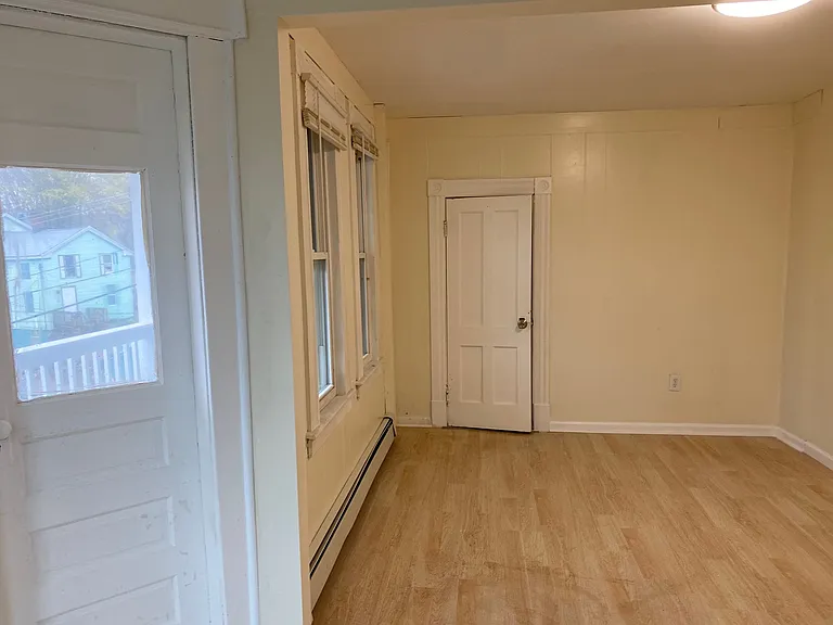 96 Hill St — Photo 15