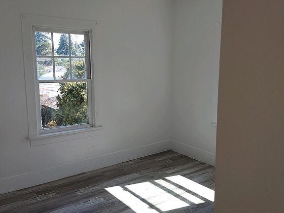 3rd image of 214 E 11th St #3