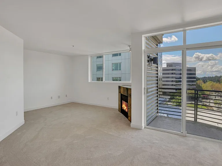 300 110th Ave NE #605 — Photo 5