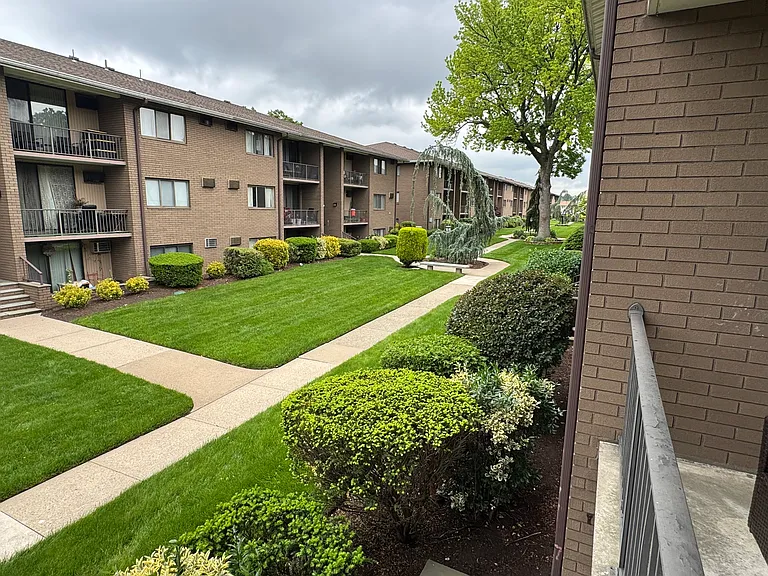 460B Liberty St #208 — Photo 11