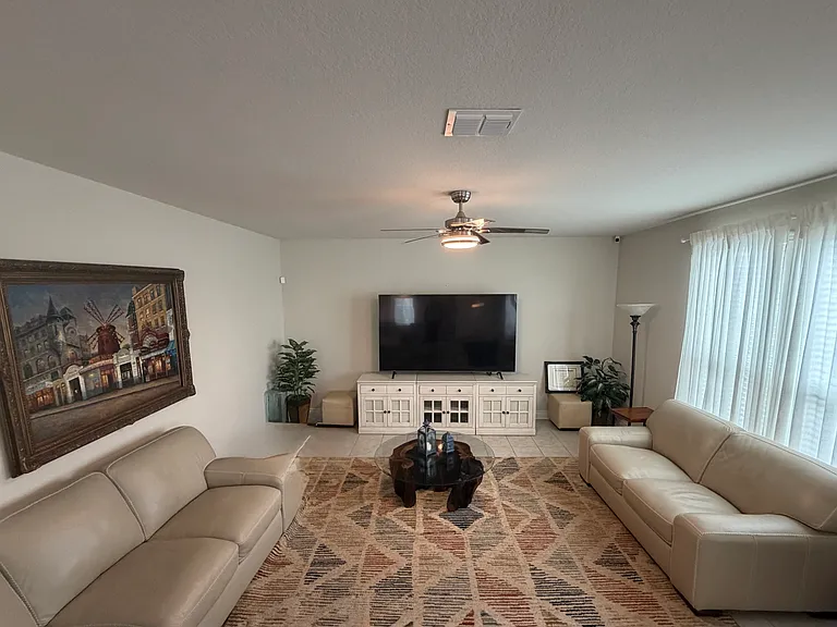 7805 Sycamore Hls — Photo 3