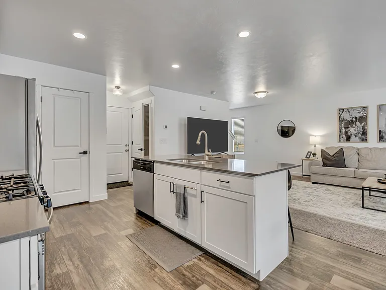 5176 W Duet Dr — Photo 7