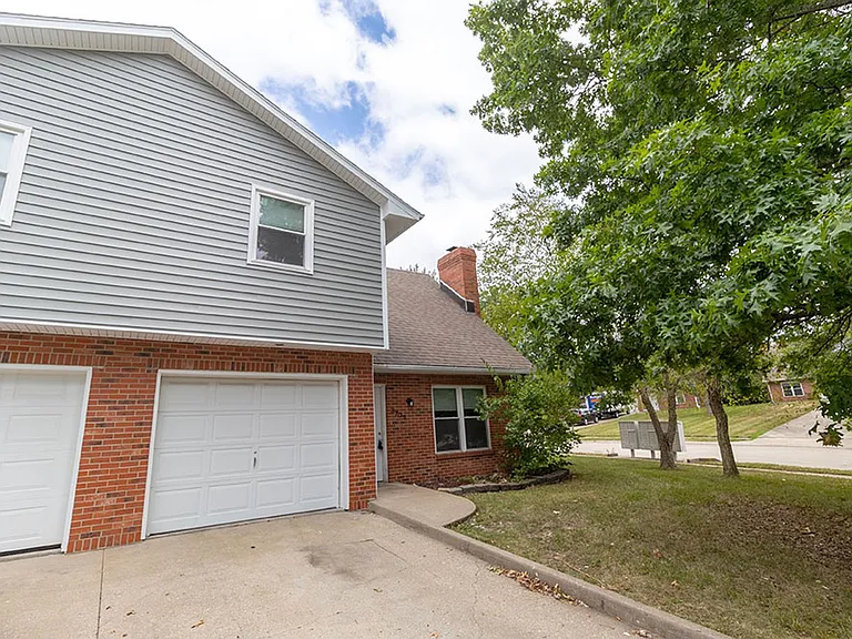 3705 Hermitage Rd — Photo 2
