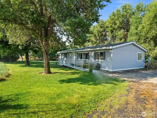 9079 4.8 Road NE, Moses Lake, WA 98837