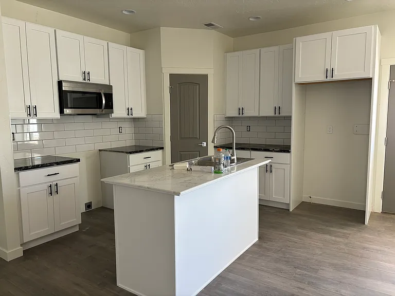 1165 S Powerline Rd #4 — Photo 17
