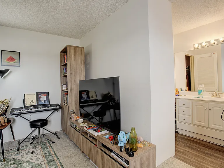 1850 Folsom St #609 — Photo 11