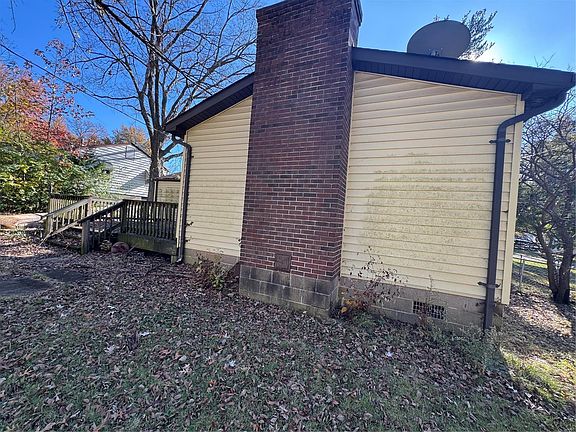3rd image of 1017 Roxton Dr