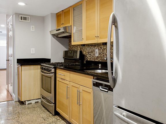 5th image of 420 S Regester St