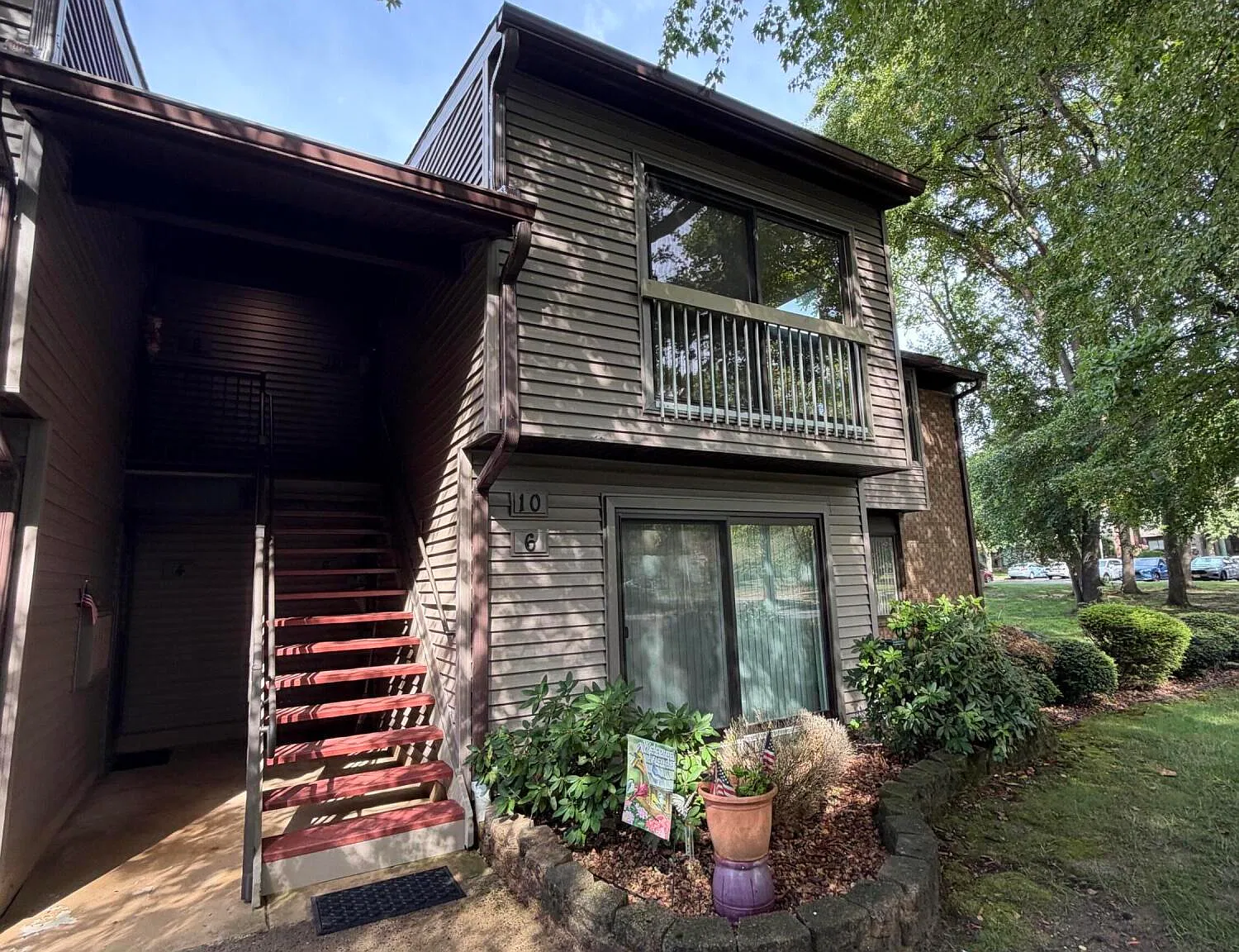 2 bed, 1021 sqft, $2,600 — Photo 1