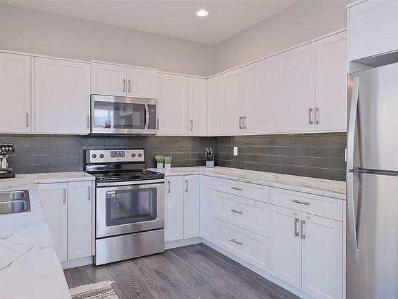 5th image of 3909 30th Ave #1