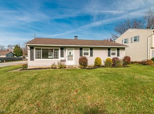 7449 Goldenrod Dr, Mentor On The Lake, OH 44060